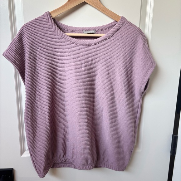 Lot of Ten Women’s Short Sleeve Casual Tops - Picture 5 of 10